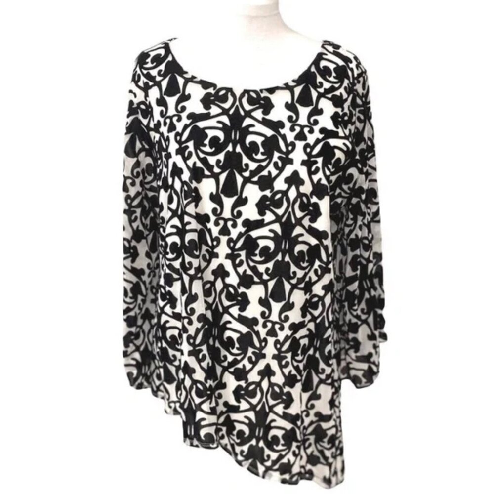 Alfani asymmetrical flocked flared sleeve damask pattern tunic. Women's XL